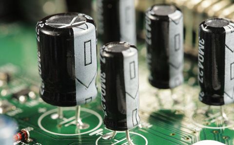 智能電容與普通電容器的區(qū)別到底是誰比較好？